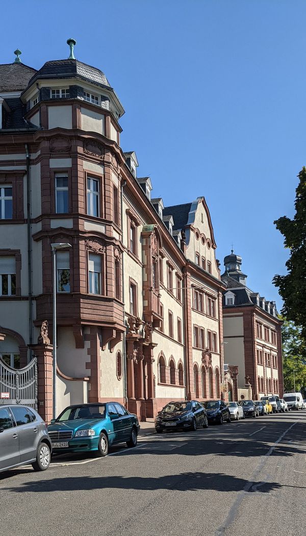 Karlsruhe Generallandesarchiv | Immobilienmakler Grünwinkel MAPA Immobilien